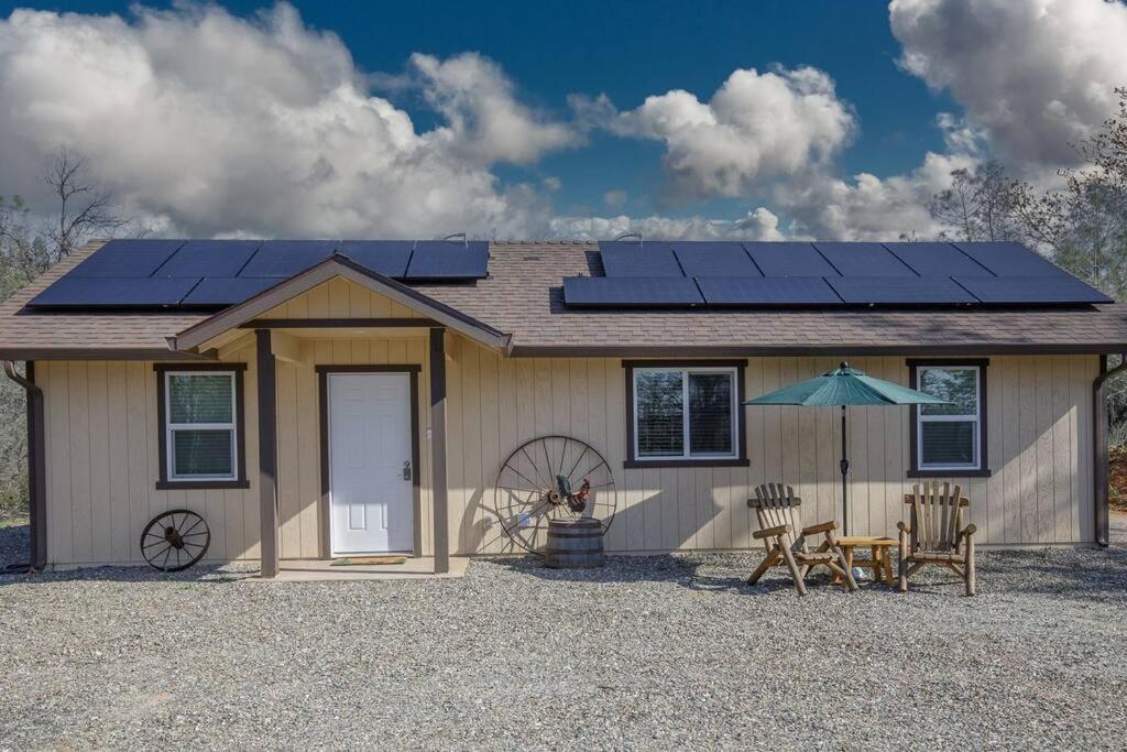 Cozy Cub Cabin, Brand New Home Near Yosemite マリポサ エクステリア 写真